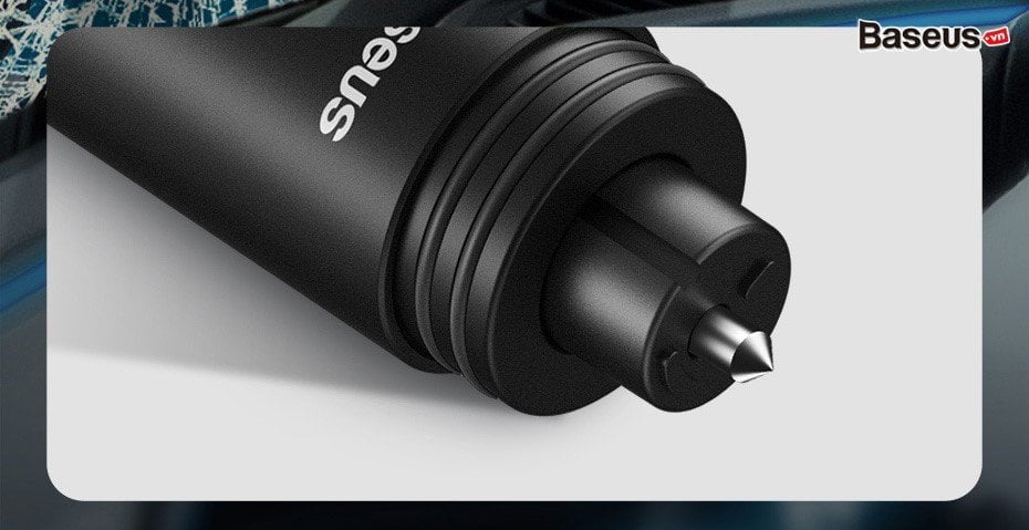 savior window breaking flashlight 03 176439a7637444f28abb0b574ec4e726